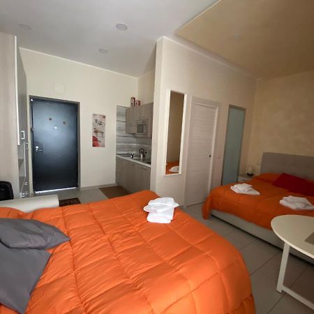 Room25Mq Picasso Cercola Ngoại thất bức ảnh